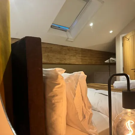 Private Luxury Barn With Hot Tub And Outdoor Entertainment, Yorkshire Dales Sleeps 10! Feriehus Airton