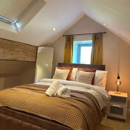 Private Luxury Barn With Hot Tub And Outdoor Entertainment, Yorkshire Dales Sleeps 10! * Airton