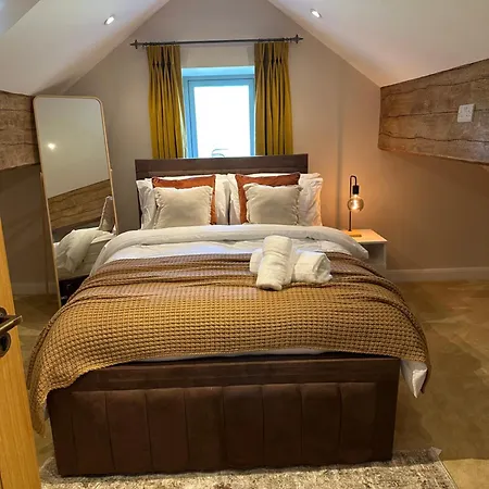 Private Luxury Barn With Hot Tub And Outdoor Entertainment, Yorkshire Dales Sleeps 10! Feriehus Airton