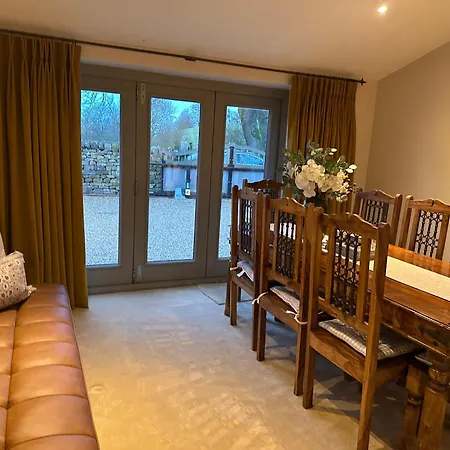 Private Luxury Barn With Hot Tub And Outdoor Entertainment, Yorkshire Dales Sleeps 10! * Airton