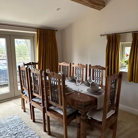 Private Luxury Barn With Hot Tub And Outdoor Entertainment, Yorkshire Dales Sleeps 10!