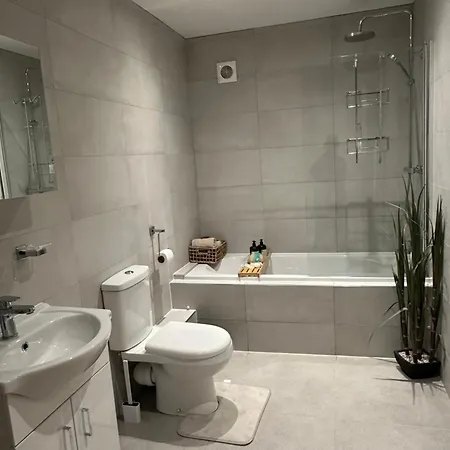 Private Luxury Barn With Hot Tub And Outdoor Entertainment, Yorkshire Dales Sleeps 10! *