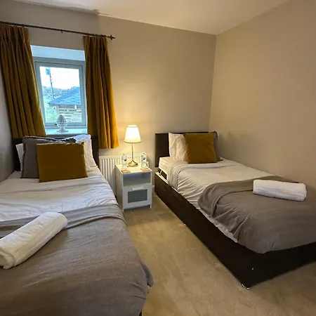 Private Luxury Barn With Hot Tub And Outdoor Entertainment, Yorkshire Dales Sleeps 10!