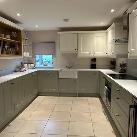 Private Luxury Barn With Hot Tub And Outdoor Entertainment, Yorkshire Dales Sleeps 10! Dom wakacyjny