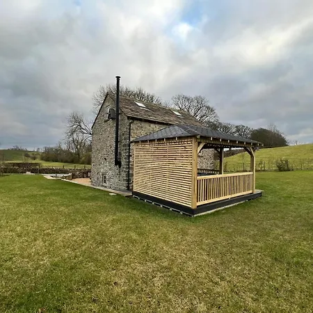 Private Luxury Barn With Hot Tub And Outdoor Entertainment, Yorkshire Dales Sleeps 10! Holiday home Airton