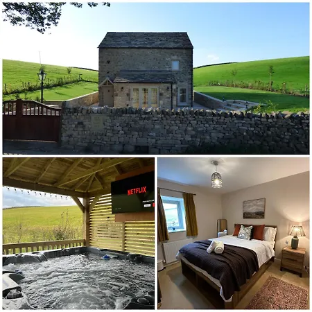 Feriehus Private Luxury Barn With Hot Tub And Outdoor Entertainment, Yorkshire Dales Sleeps 10!