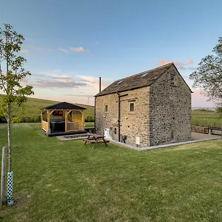 Private Luxury Barn With Hot Tub And Outdoor Entertainment, Yorkshire Dales Sleeps 10! Casa de Férias *