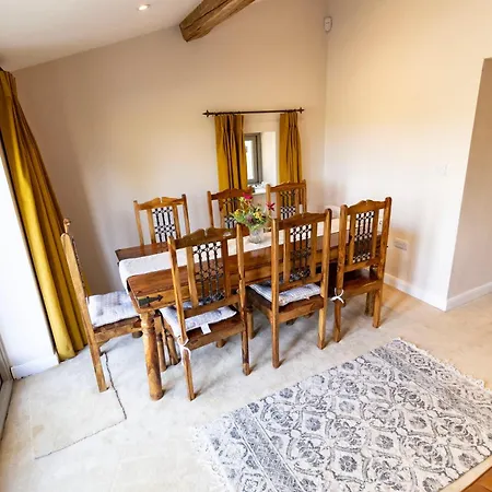 Private Luxury Barn With Hot Tub And Outdoor Entertainment, Yorkshire Dales Sleeps 10!