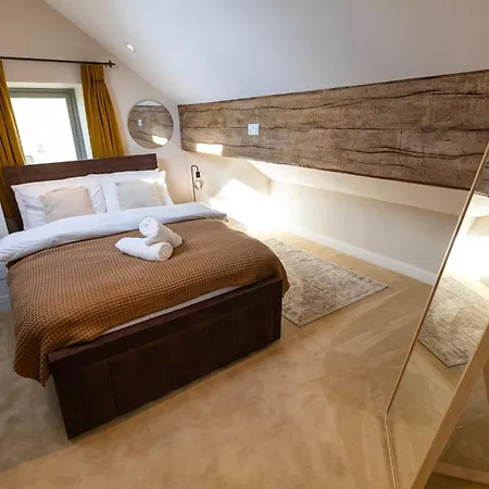 Private Luxury Barn With Hot Tub And Outdoor Entertainment, Yorkshire Dales Sleeps 10! Casa de Férias *