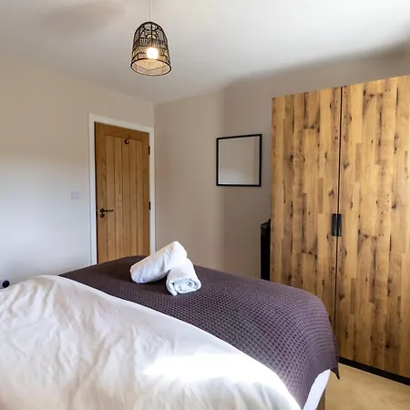 Private Luxury Barn With Hot Tub And Outdoor Entertainment, Yorkshire Dales Sleeps 10!