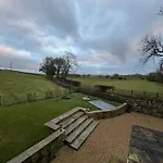Prázdninový dům Private Luxury Barn With Hot Tub And Outdoor Entertainment, Yorkshire Dales Sleeps 10! Airton