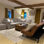 Private Luxury Barn With Hot Tub And Outdoor Entertainment, Yorkshire Dales Sleeps 10! Prázdninový dům