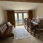 Prázdninový dům Private Luxury Barn With Hot Tub And Outdoor Entertainment, Yorkshire Dales Sleeps 10! Airton