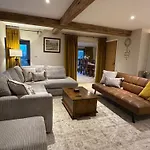 Private Luxury Barn With Hot Tub And Outdoor Entertainment, Yorkshire Dales Sleeps 10! Prázdninový dům *