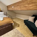 Private Luxury Barn With Hot Tub And Outdoor Entertainment, Yorkshire Dales Sleeps 10! Prázdninový dům Airton