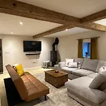 Private Luxury Barn With Hot Tub And Outdoor Entertainment, Yorkshire Dales Sleeps 10! Prázdninový dům