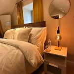 Private Luxury Barn With Hot Tub And Outdoor Entertainment, Yorkshire Dales Sleeps 10! *