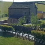 Prázdninový dům Private Luxury Barn With Hot Tub And Outdoor Entertainment, Yorkshire Dales Sleeps 10! Airton
